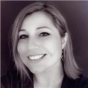 Cours de chant et travail en voix parlée par professeur certifiée (Loisir – Pro)